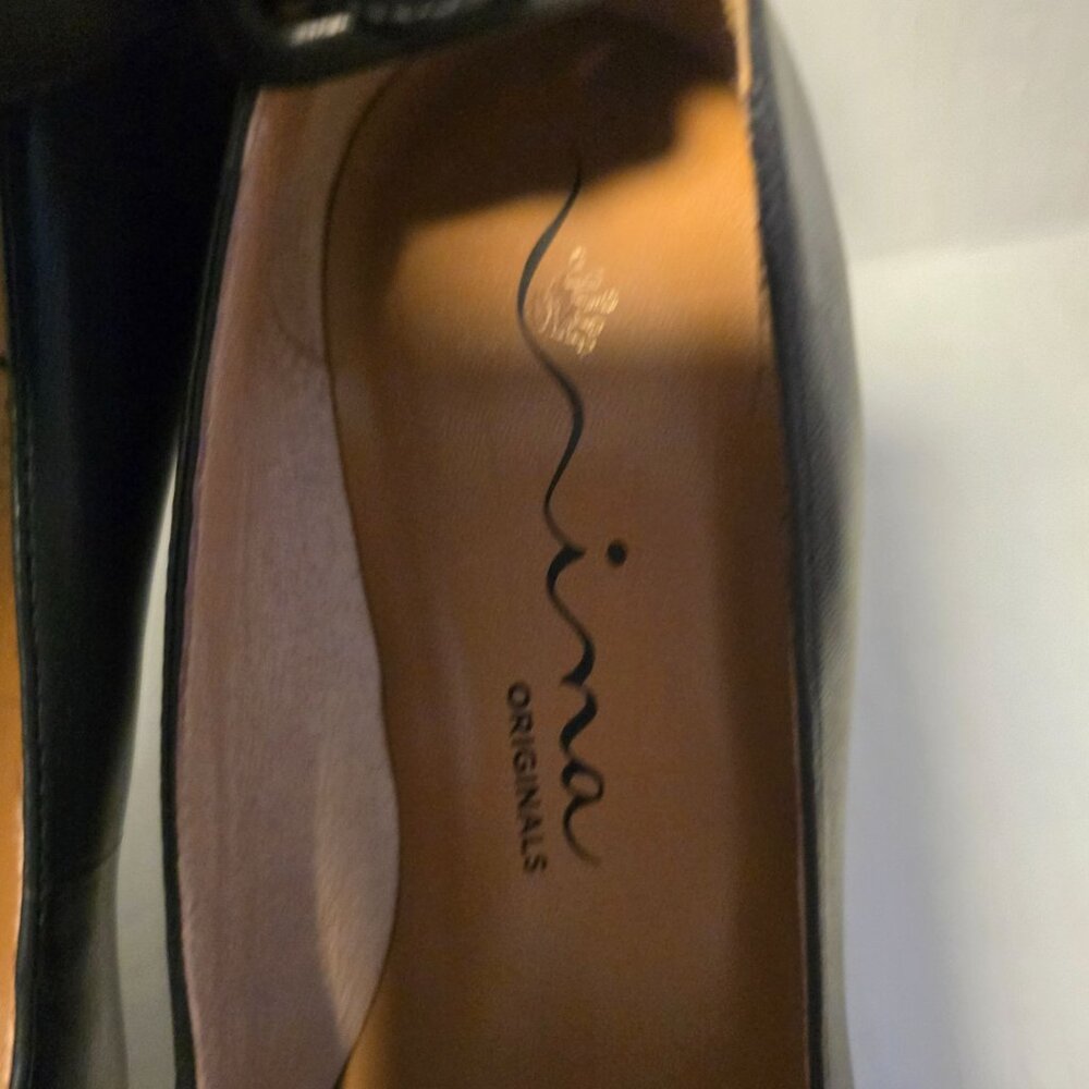 Nina Originals Womens grunge Black Ankle Strap Pointed Toe Heels Size 7.5 Man Ma